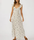Vestido largo estratificado con tirantes con volantes